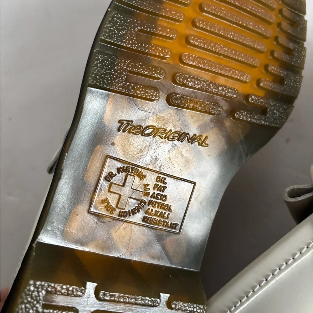 Dr. Martens Women Size 8 Adrian YS White Leather Tassel Loafers NWOT - Picture 9 of 12